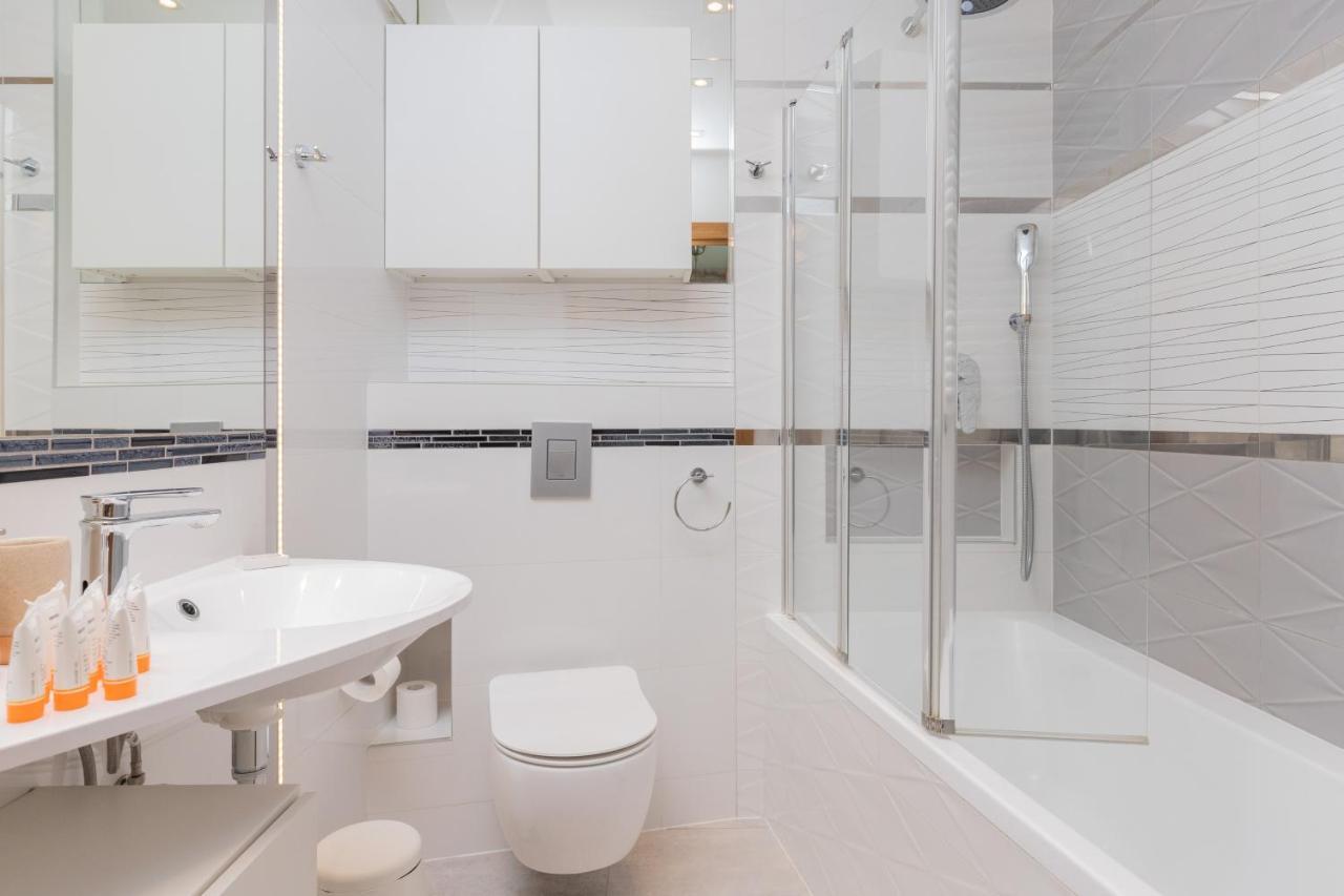 Batorego 7 By Renters *